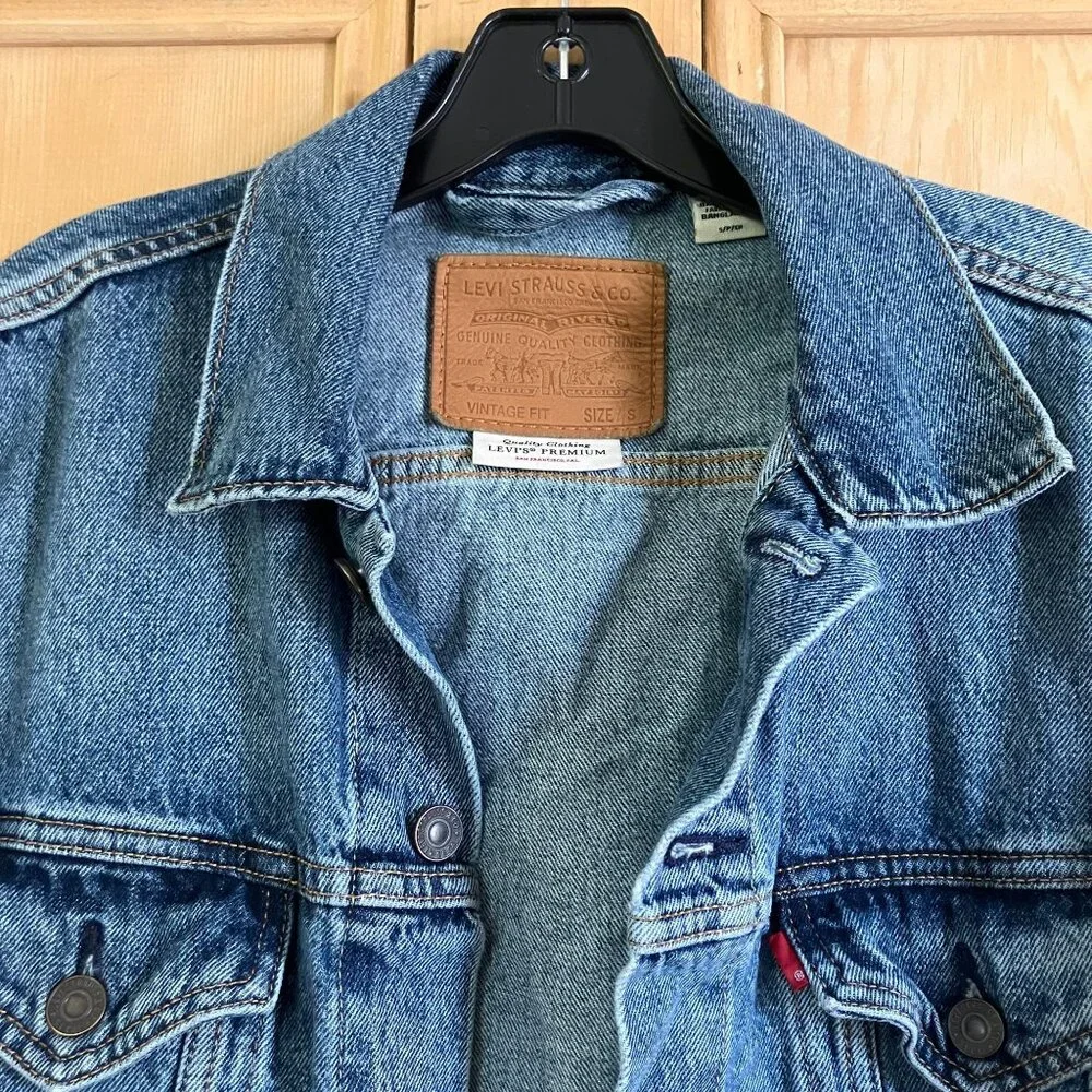 Levi's Premium Womens Vintage Fit Denim Trucker Jacket Size Small Blue FA EXC - Picture 7 of 12